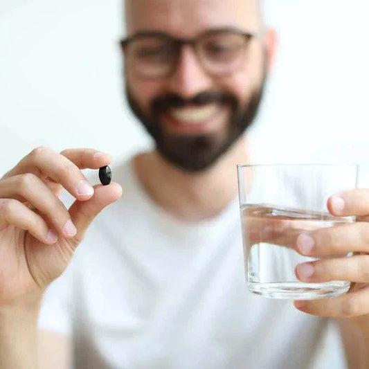 Packung mit 3 Nordic Öl CBD Kapseln (960 mg) mit Kurkumin und liposomaler Technologie, glutenfrei und ohne künstliche Zusatzstoffe.