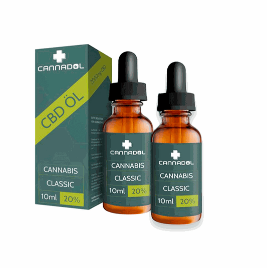 Two 10ml bottles of Cannadol CBD Öl 20% Bio full-spectrum hemp oil with pipettes in UV-protected glass pack