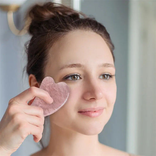 Gua Sha Rosenquarz – Gesichtsmassage & Selbstliebe | TCM Edelstein